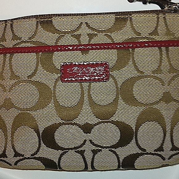 New COACH Park Signature Medium Clutch Wristlet ~True Red~ - Picture 10 of 16